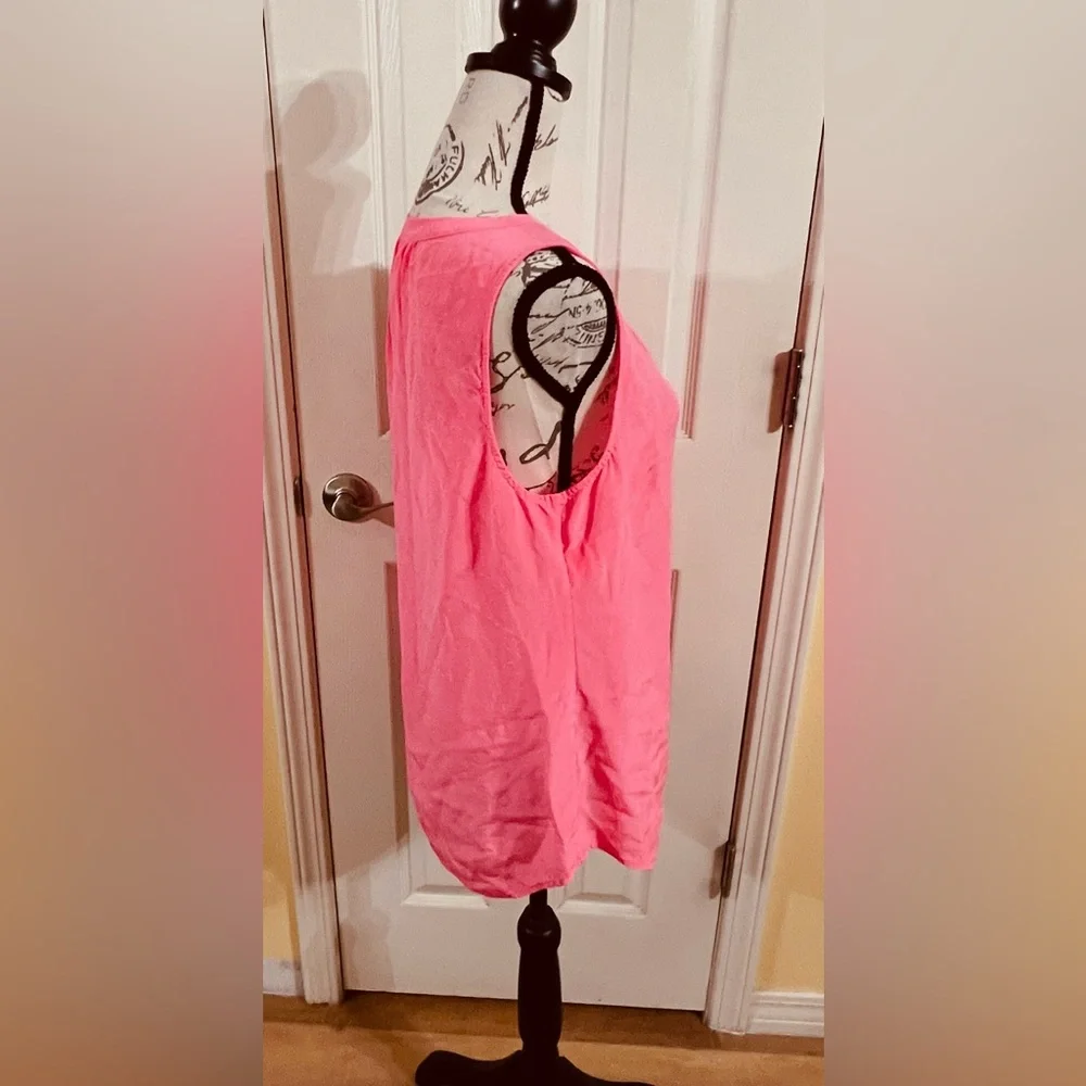 Lilly Pulitzer Sleeveless Silk Top- NWOT - Picture 3 of 10